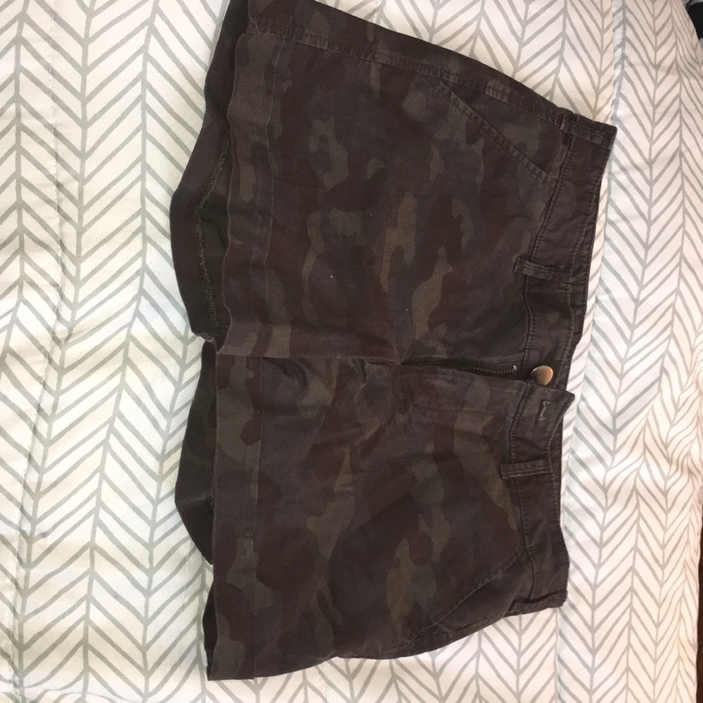 Army Skinny Boyfriend Shorts